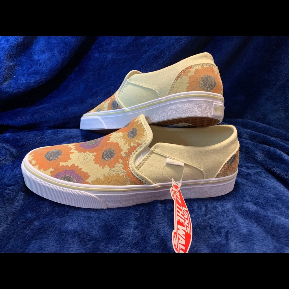 VANS Limited edition sunflower NWT 8.5 rare